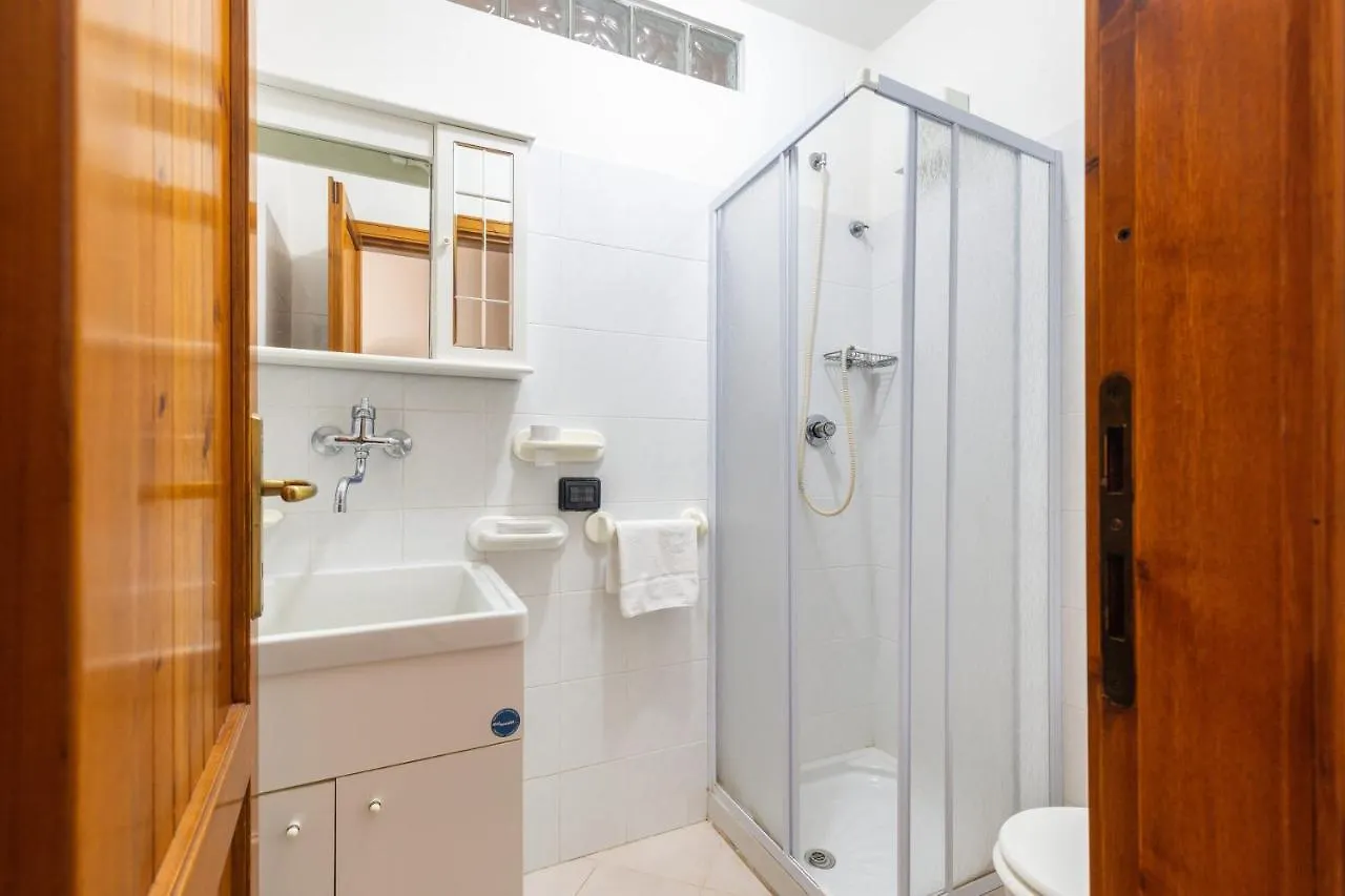 Casa A Due Passi Dal Mare Apartamento Àrbatax