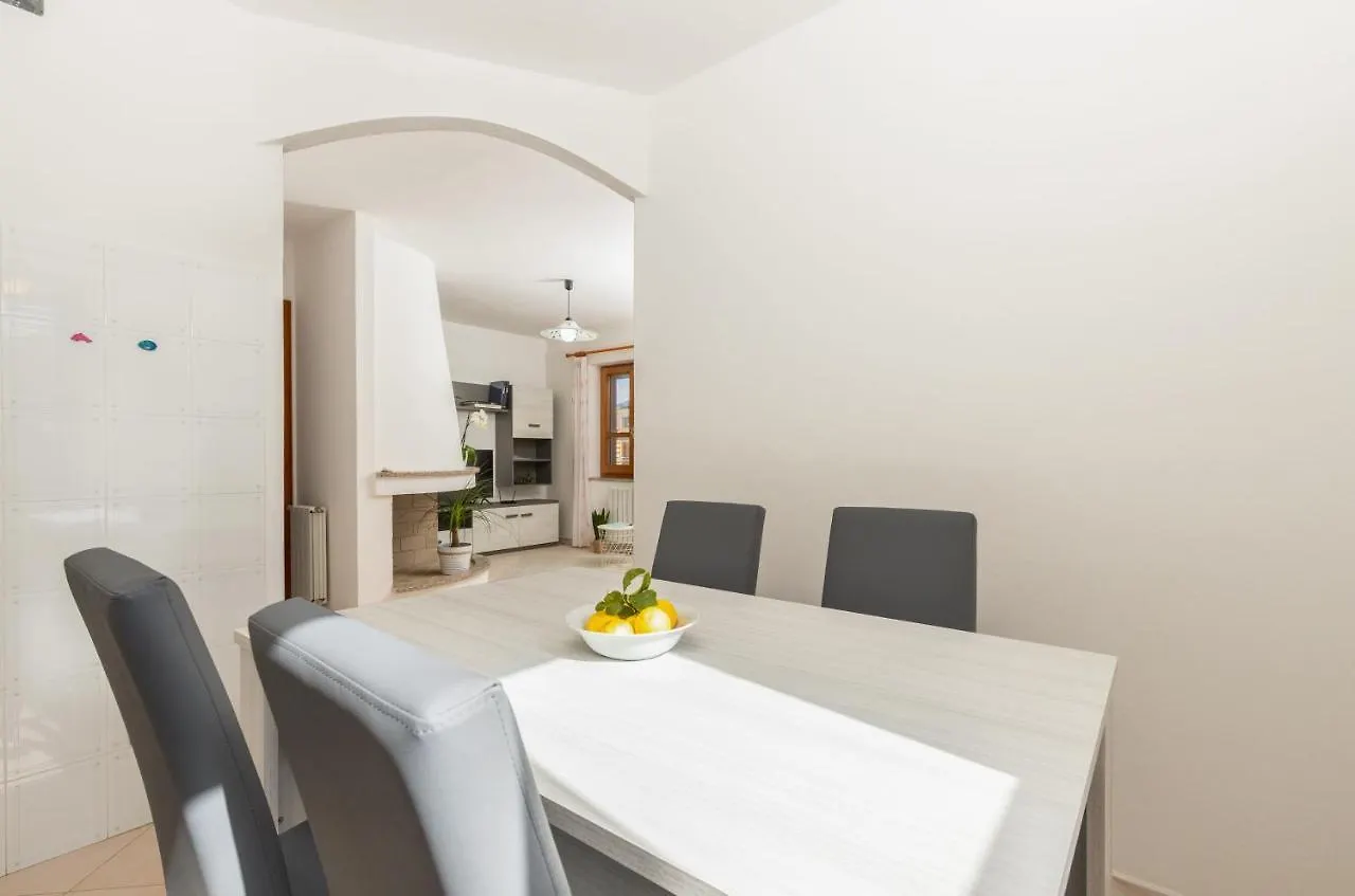 Casa A Due Passi Dal Mare Apartamento Àrbatax 0*,